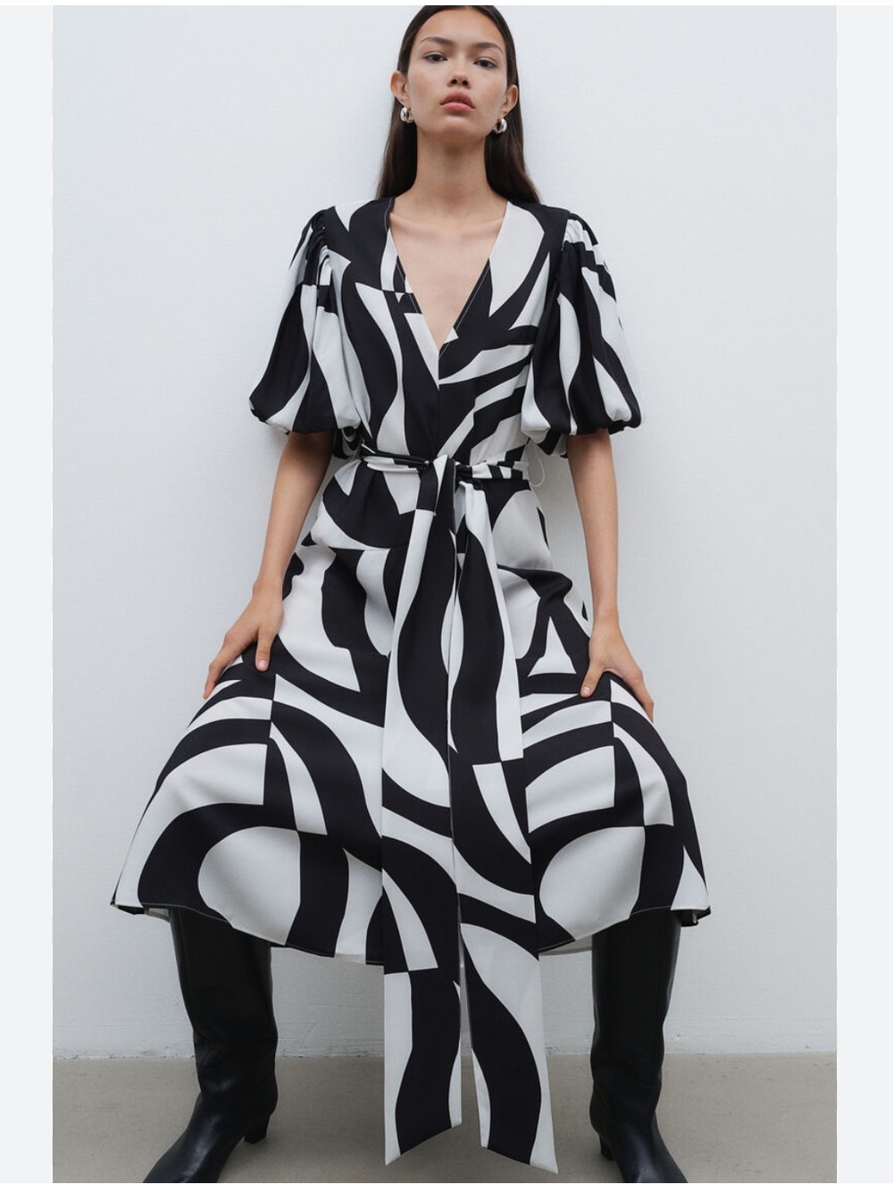 H&M Long Tie-Belt Abstract Dress Black White V-Neck Balloon Sleeves XS NWOT